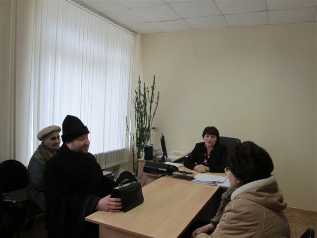 встреча настоятеля храма Свято-Троицкий протоиерея Михаила с директором  Клетской средней школы Силуановой О.А.