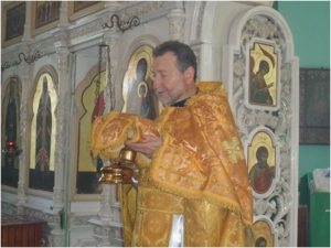 В день памяти мучеников благоверных князей Бориса и Глеба, во святом Крещении Романа и Давида, благочинный Клетского округа протоиерей Михаил Пономарев совершил Литургию в храме станицы Клетской.