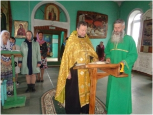 В Неделю 16-ю по Пятидесятнице благочинный Клетского округа совершил Божественную Литургию в храме станицы Клетской