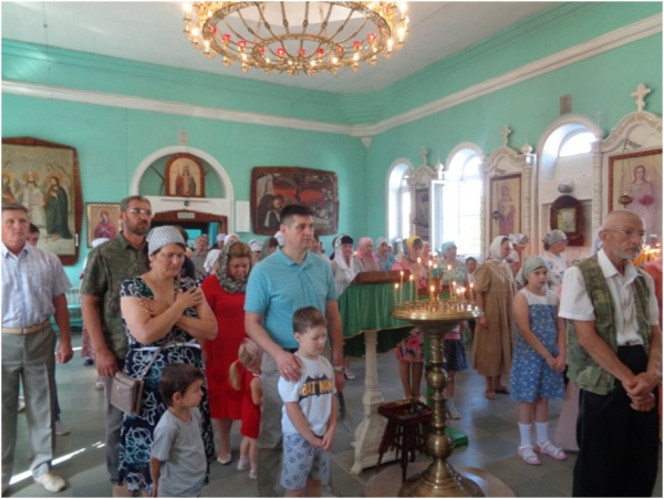Воскресное Богослужение в храме Живоначальной Троицы станицы Клетской.