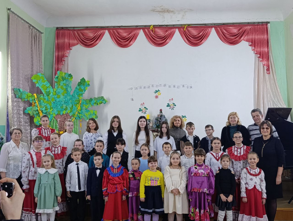 И молитва тихо льётся, и Христу звучит хвала!