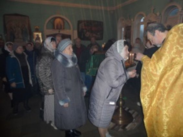 В День памяти святого апостола Андрея Первоззванного в храме станицы Клетской состоялась Божественная Литургия.