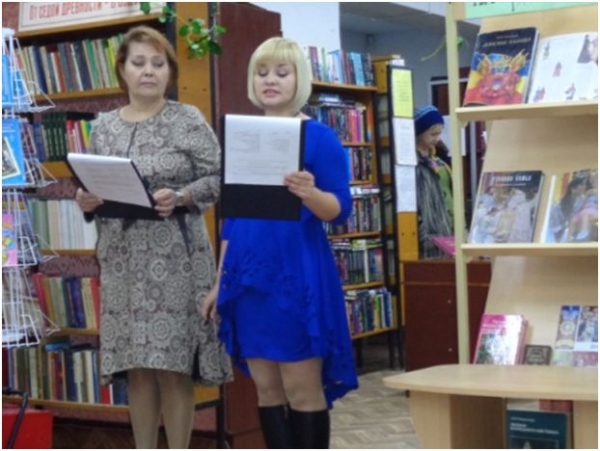 Литературно-музыкальная композиция «Ты в сердце казачьем святыня навек» - праздничное мероприятие «День Матери – казачки» в МКУК «ЦБ им. Шукшина» станицы Клетской.