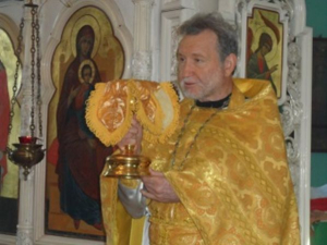 Воскресная Божественная Литургия в храме ст. Клетской: Неделя 16-я по Пятидесятнице, пред Воздвижением. Предпразднство Рождества Пресвятой Богородицы. Мч. Созонта.
