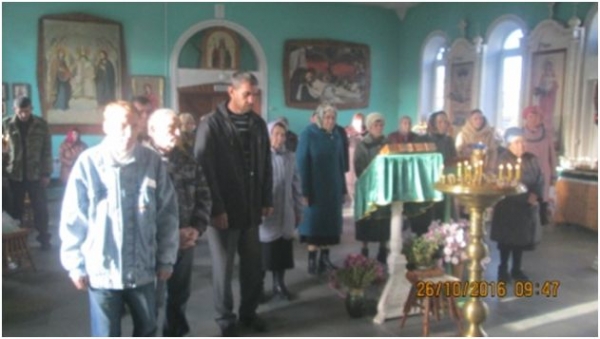 В праздник Иверской иконы Божией Матери благочинный Клетского округа протоиерей Михаил Пономарев совершил Божественную Литургию в храме Живоначальной Троицы станицы Клетской