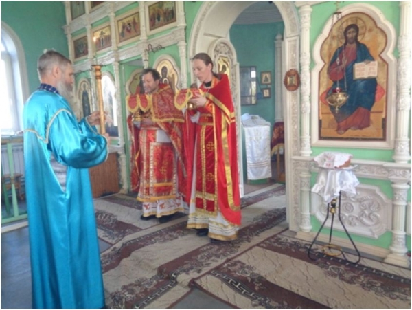 Богослужения в дни Светлой седмицы после Пасхи в храме Живоначальной Троицы станицы Клетской Клетского благочиния