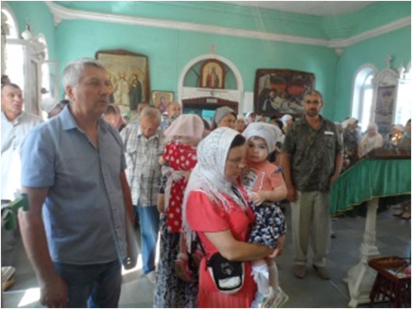 Богослужение в храме Живоначальной Троицы ст. Клетской.