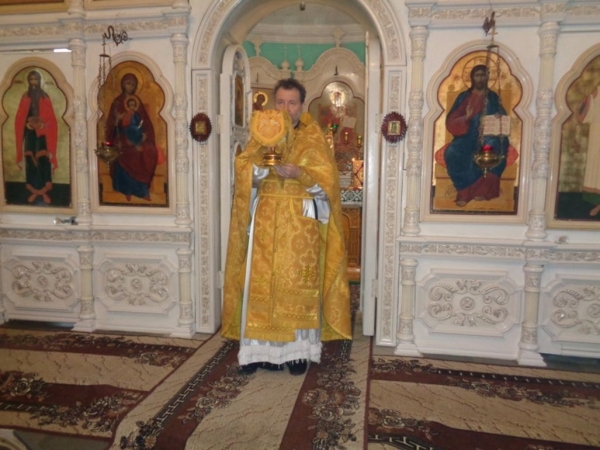 Воскресное Богослужение в храме Живоначальной Троицы ст. Клетской