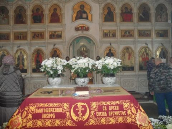 Богослужение в храме ст. Клетской: Страстная Седмица. Великая Суббота.
