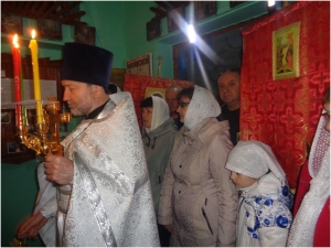 В праздник Светлого Христова Воскресения благочинный Клетского округа протоиерей Михаил Пономарев совершил торжественное богослужение в Храме Живоначальной Троицы станицы Клетской.