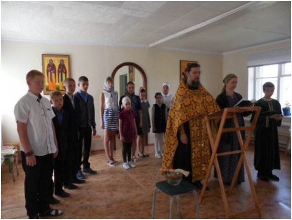 Молебен на начало нового учебного года в храме свщм. Нколая х. Верхнечеренского.
