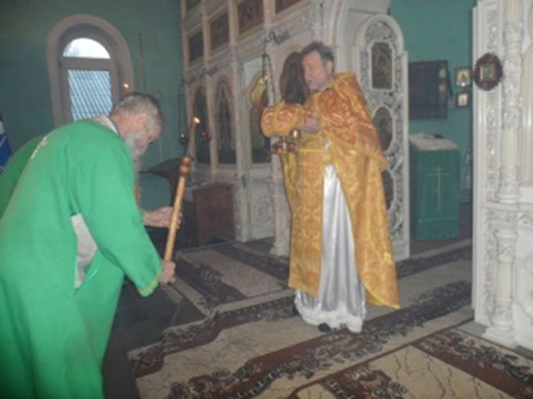 Воскресная Божественная Литургия в храме Живоначальной Троицы станицы Клетской в Неделю 30-ю по Пятидесятнице, пред Рождеством Христовым, святых отец.