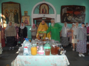 Водосвятный молебен с освящением меда состоялся в храме ст. Клетской.